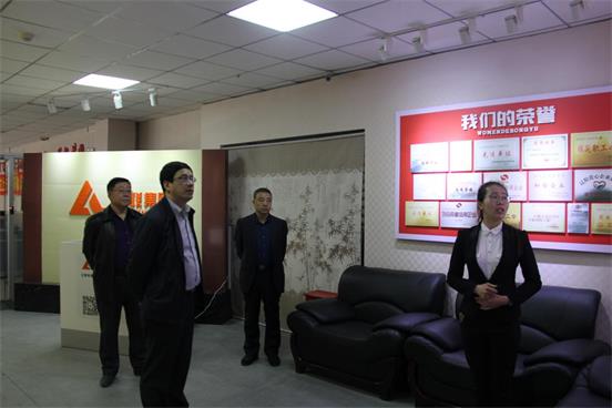 本溪市政府智慧办领导考察“智慧税务”项目.jpg 本溪市政府智慧办领导考察“智慧税务”项目.jpg