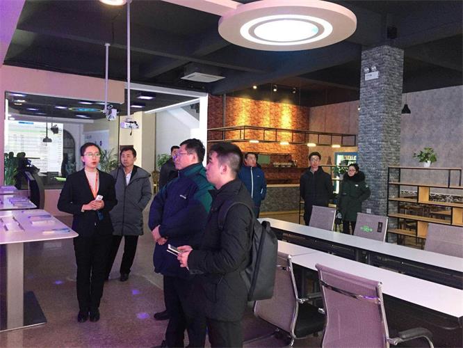 深圳博得世纪企业管理顾问参观服务外包公司.jpg 深圳博得世纪企业管理顾问参观服务外包公司.jpg