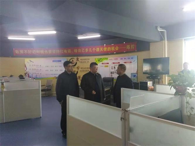 参观服务外包职场.jpg 参观服务外包职场.jpg