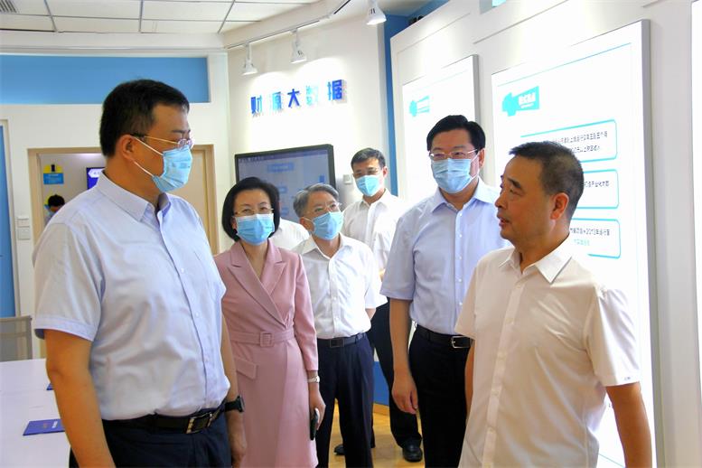 辽宁省副省长高涛莅临赢多多集团视察调研