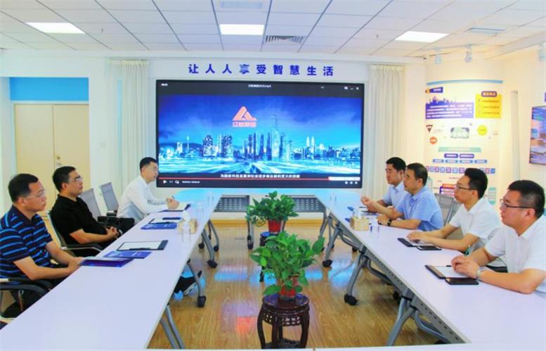 辽阳市白塔区委书记缪万举莅临赢多多信息调研指导2.jpg 辽阳市白塔区委书记缪万举莅临赢多多信息调研指导2.jpg