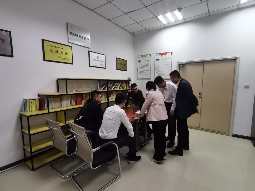 第二小组答辩讨论.jpg 第二小组答辩讨论.jpg